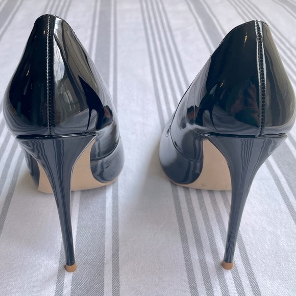 Black shiny pumps, Elizabet Lang, Size 7, NEVER WORN, great condition - Picture 3 of 8